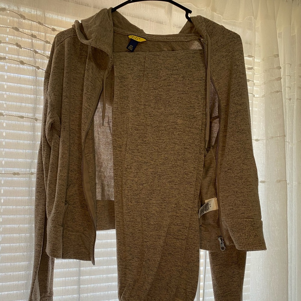 Simple Sweater Sweatsuit Size M.